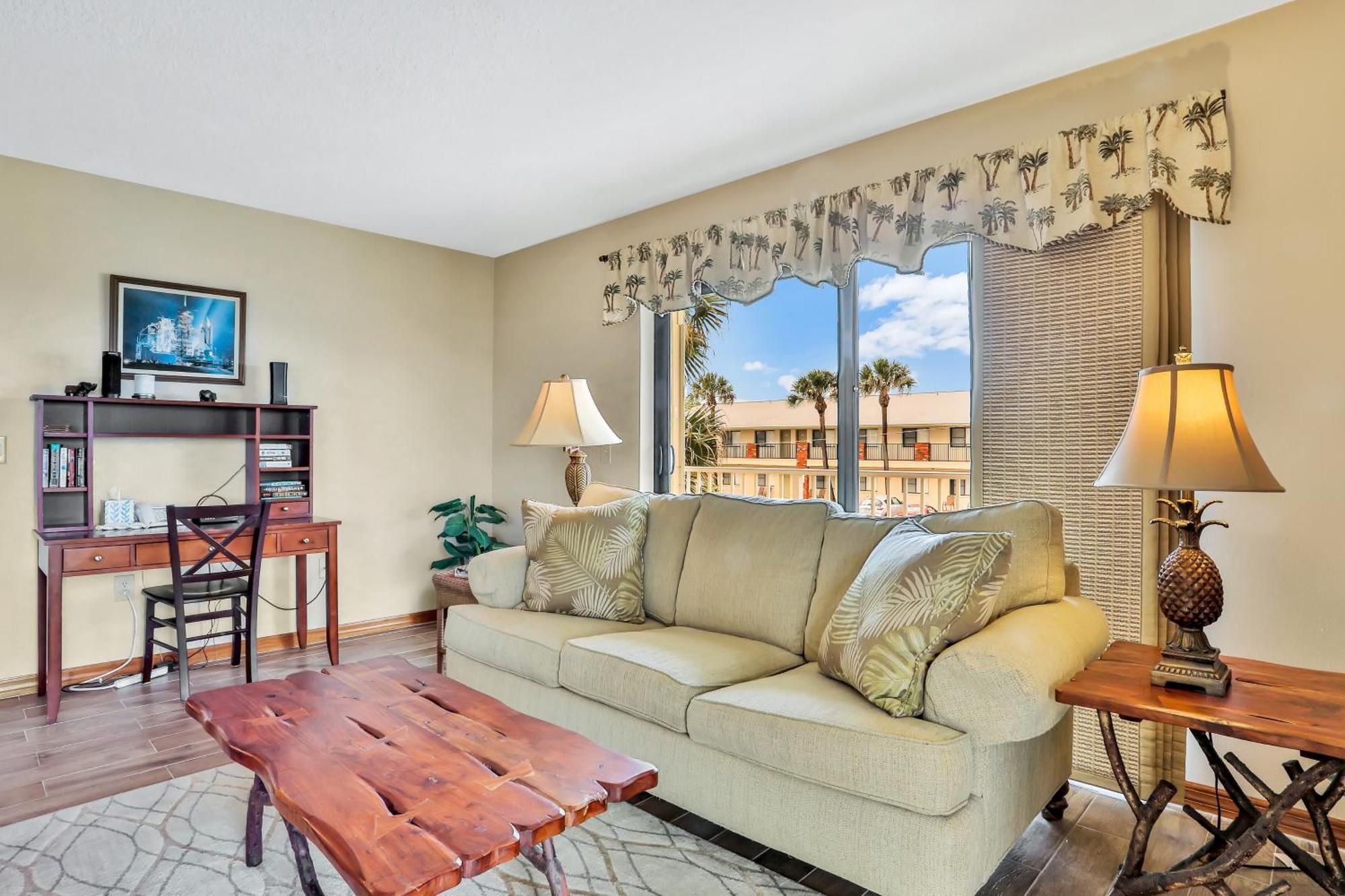 Atlantic Sands Condos ココアビーチ 部屋 写真