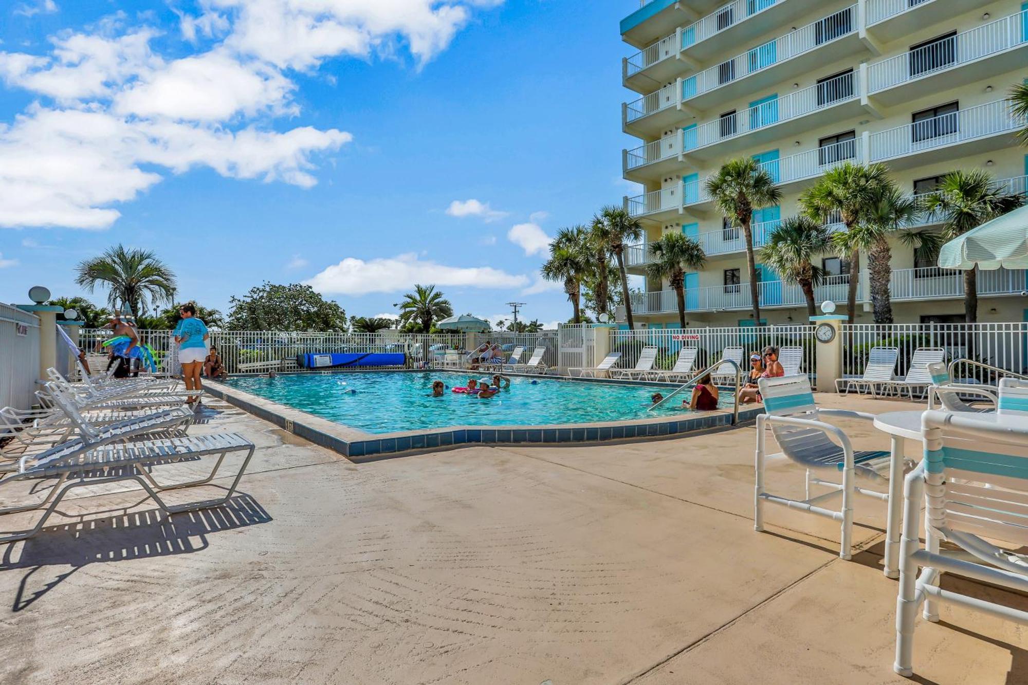 Atlantic Sands Condos ココアビーチ 部屋 写真