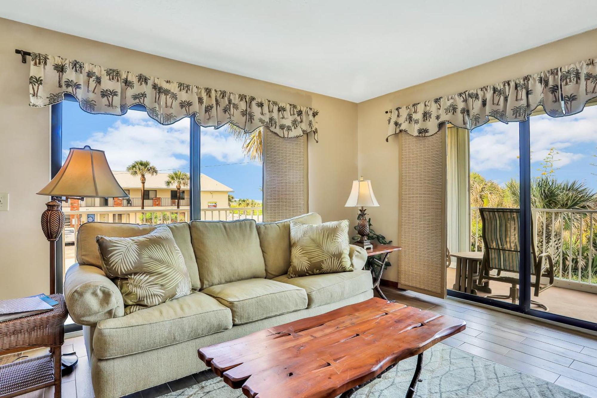 Atlantic Sands Condos ココアビーチ 部屋 写真